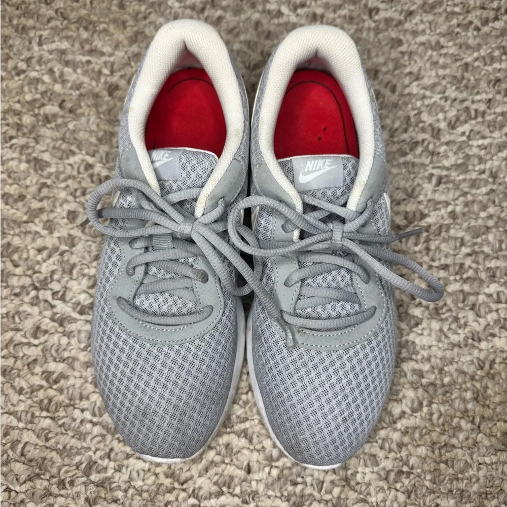 Women’s Nike Tanjun - Picture 2 of 4